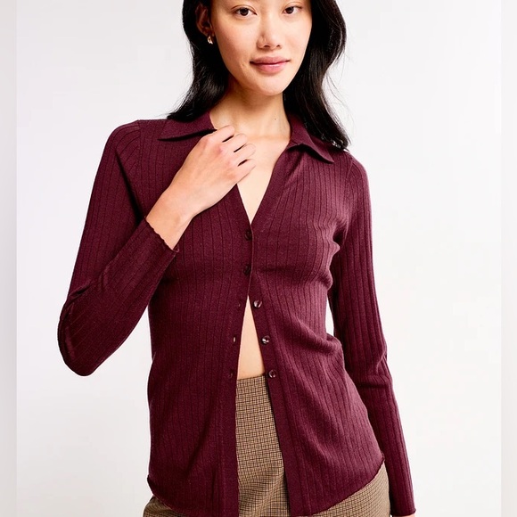 Abercrombie & Fitch Tops - Abercrombie & Fitch Merino Wool Slim Collared Top Cardigan Burgundy
